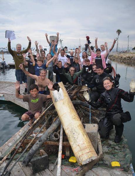 Ocean Defenders cleaning marine debris - Dive & Onshore Crew