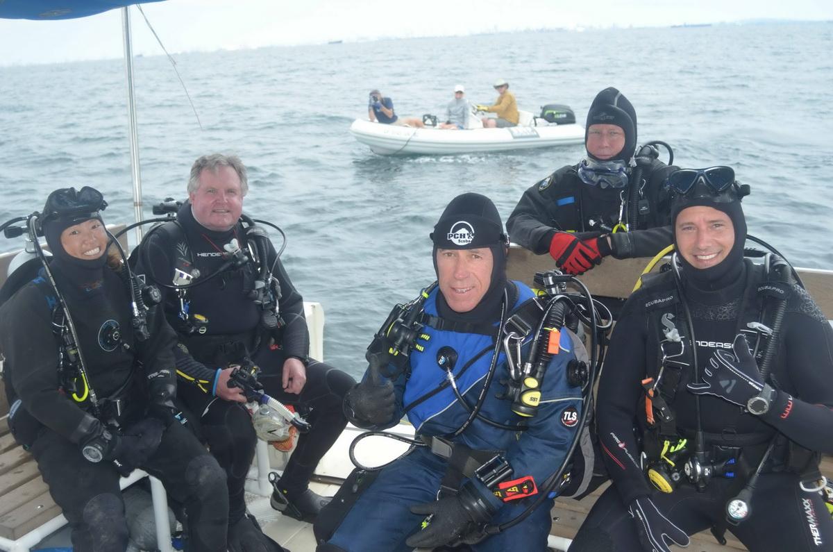 ODA debris removing Divers on deck