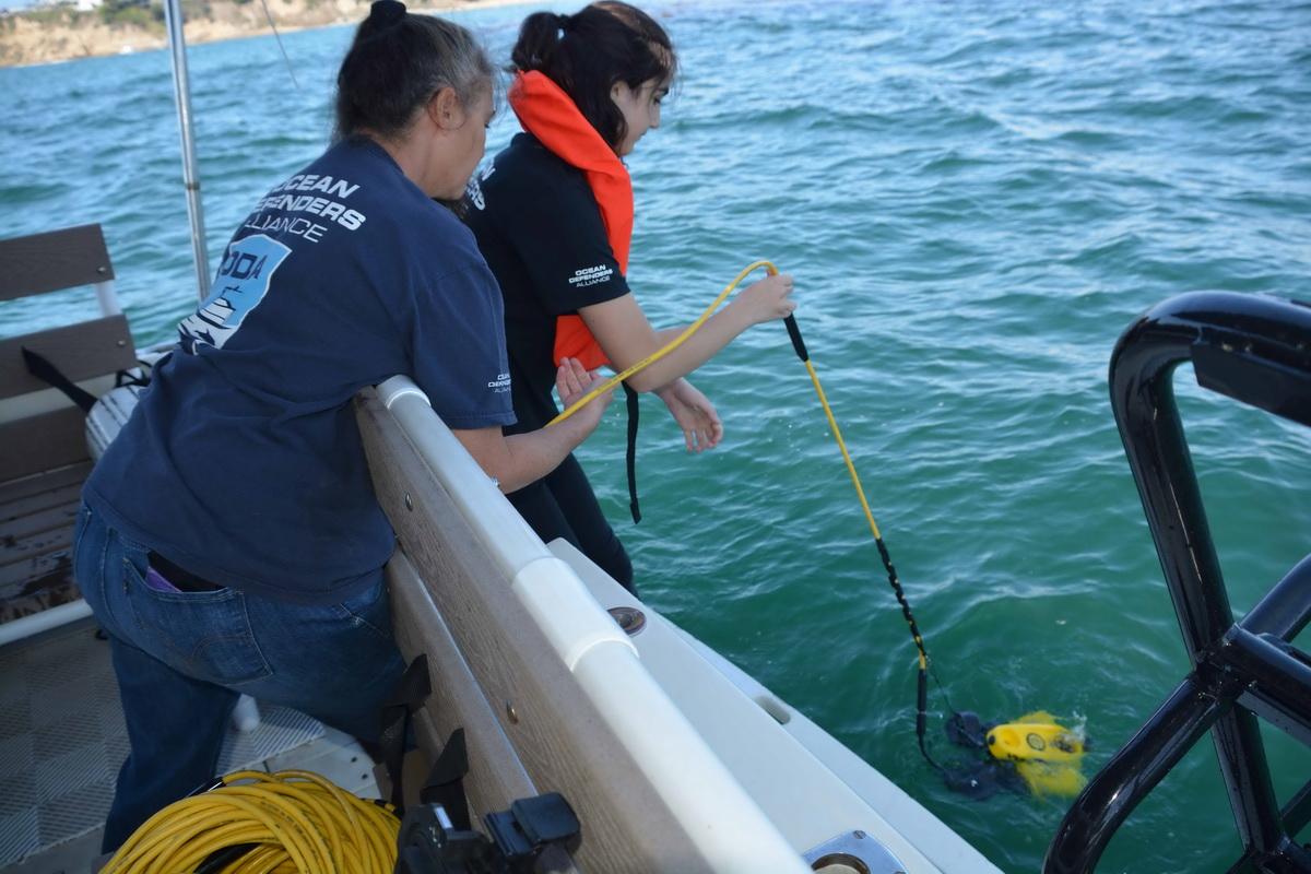 Students launch ROV