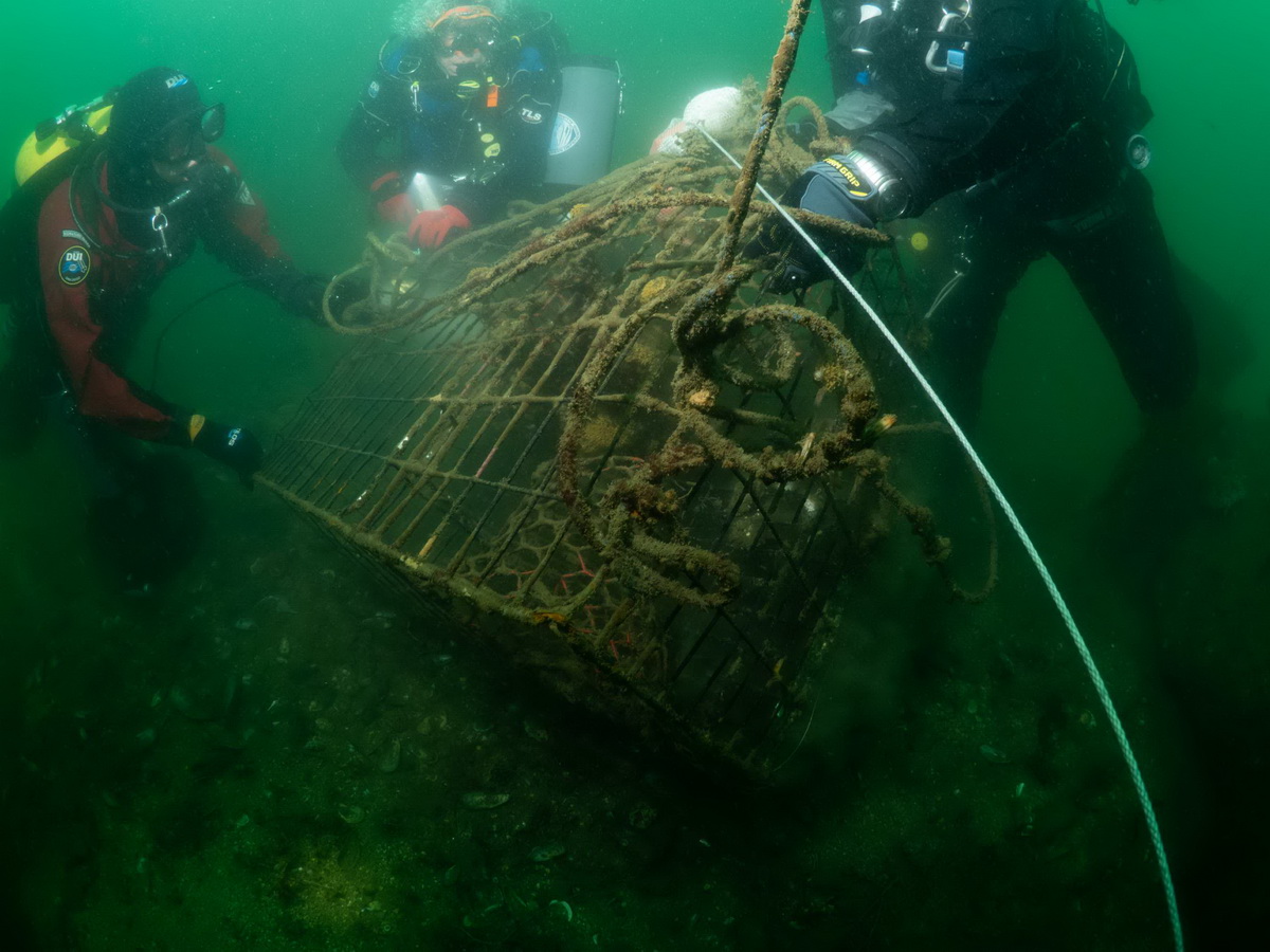 Underwater Removing trap